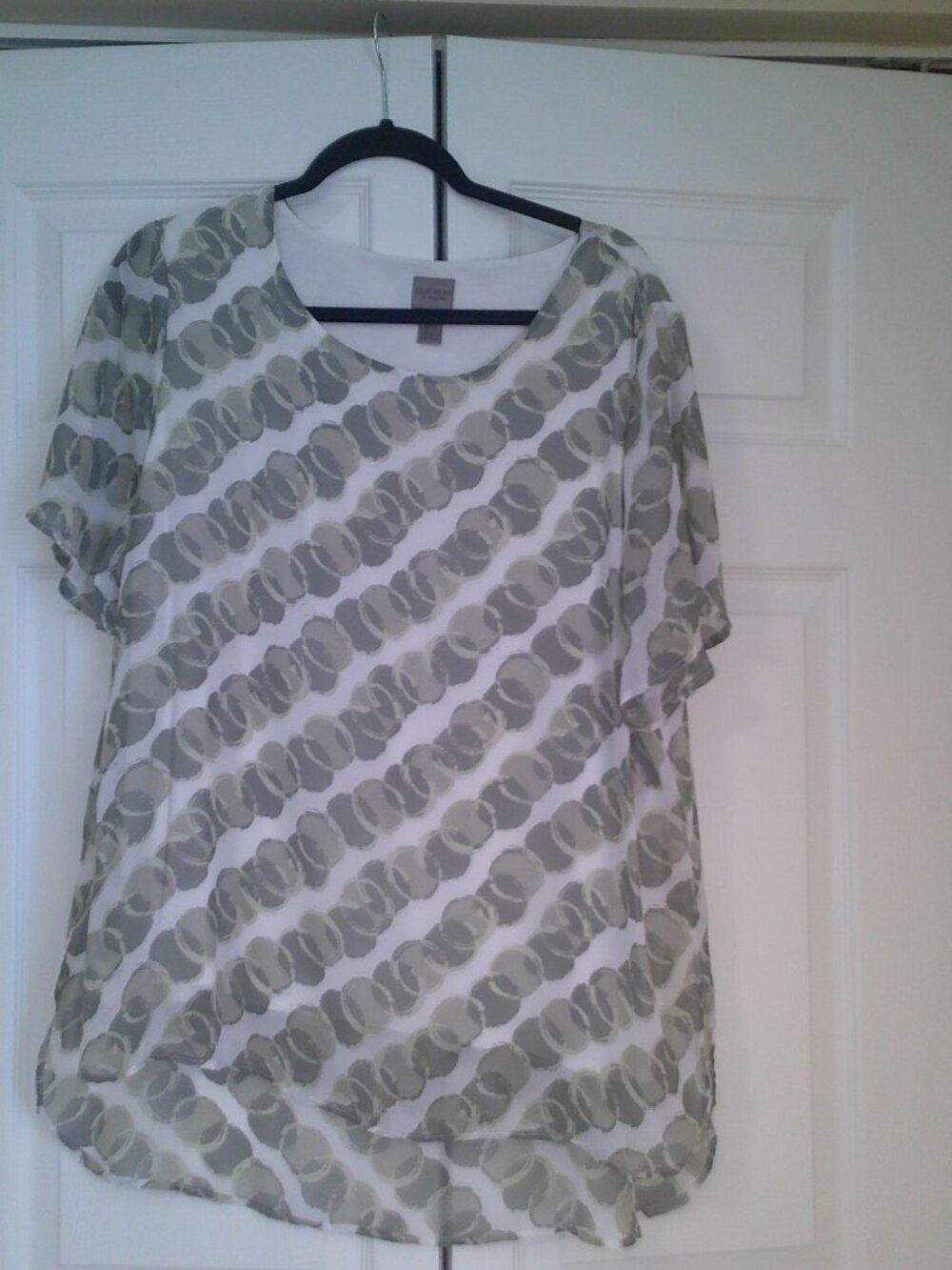 Chico’s Easy Wear  Green and White Lined Tunic Top size 3 / XL / 16
